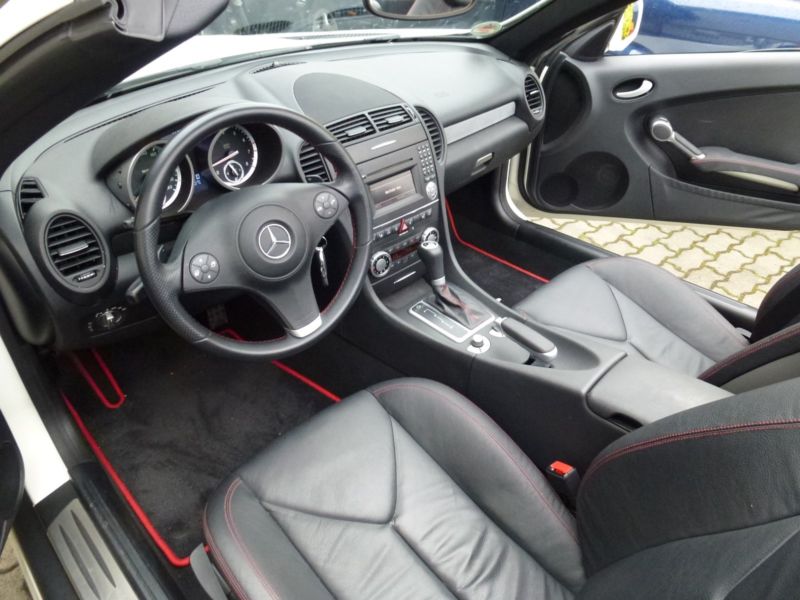 MERCEDES SLK CLASS (01/11/2010) - 